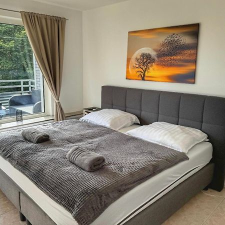 3 Zimmer Apartment Mit Balkon Wuppertal Exterior photo