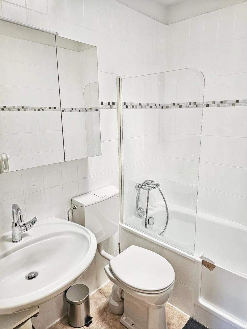3 Zimmer Apartment Mit Balkon Wuppertal Exterior photo